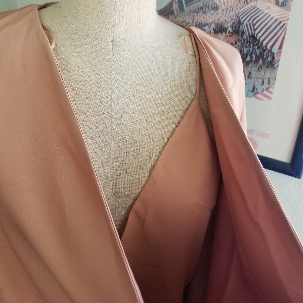 Stylestalker Peach Bell Sleeve Silky Blouse Small - Picture 4 of 8